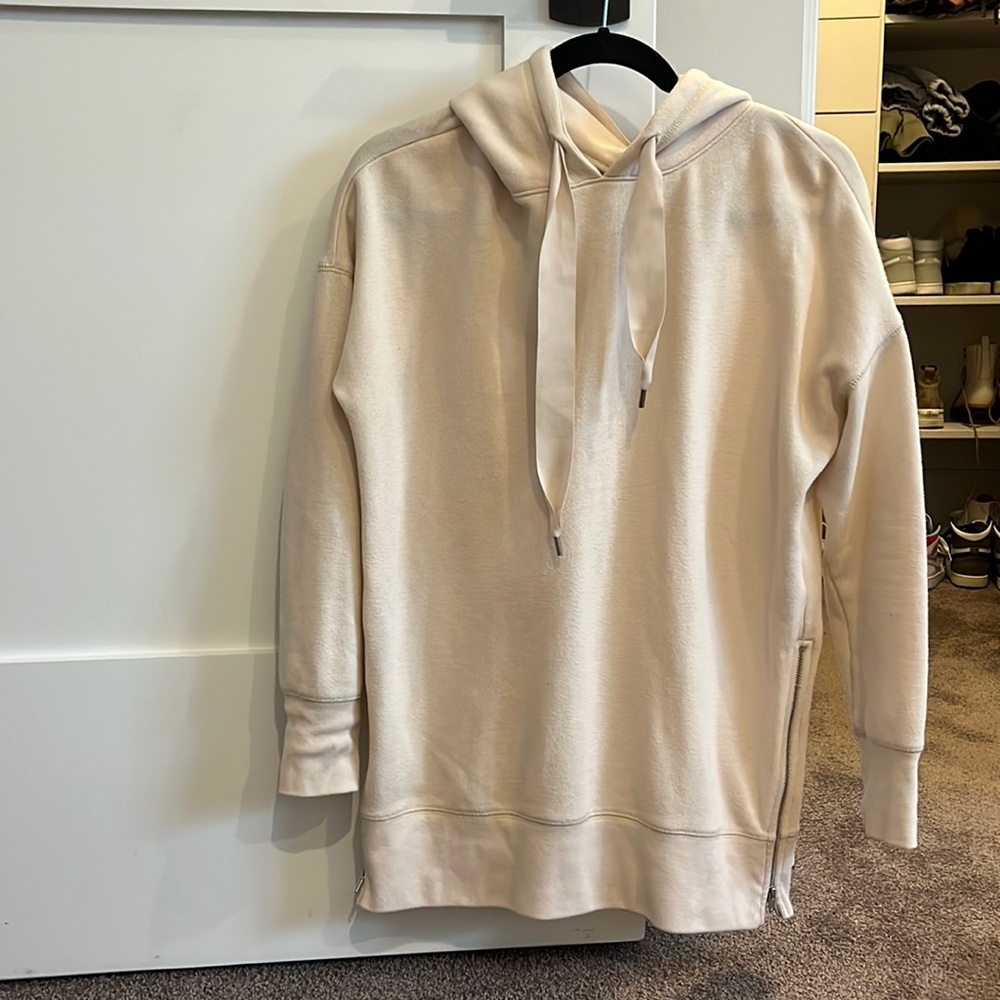 Cream aerie sweatshirt! Goes a little past your bum. So cute with leggings
